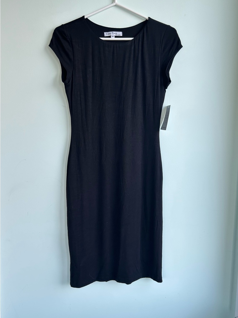 Velvet Torch Black Cap-Sleeve Sheath Dress medium